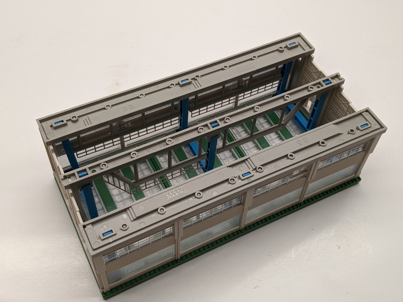 Kato 23-300 N Long Two-Track Engine House (Assembled) For