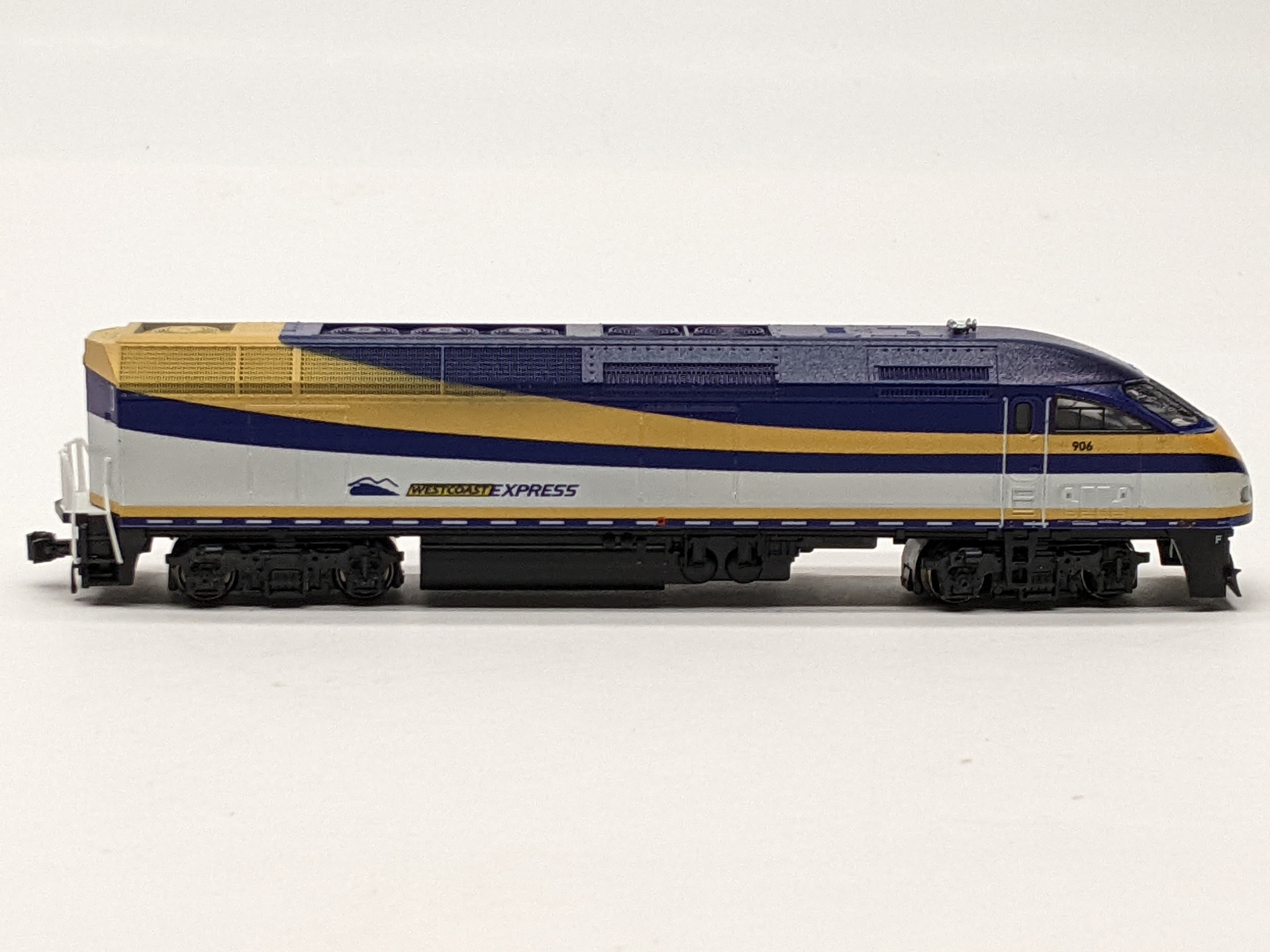 Kato 176-6126-KB3 N MPI MP36PH - West Coast Express / WCE #906