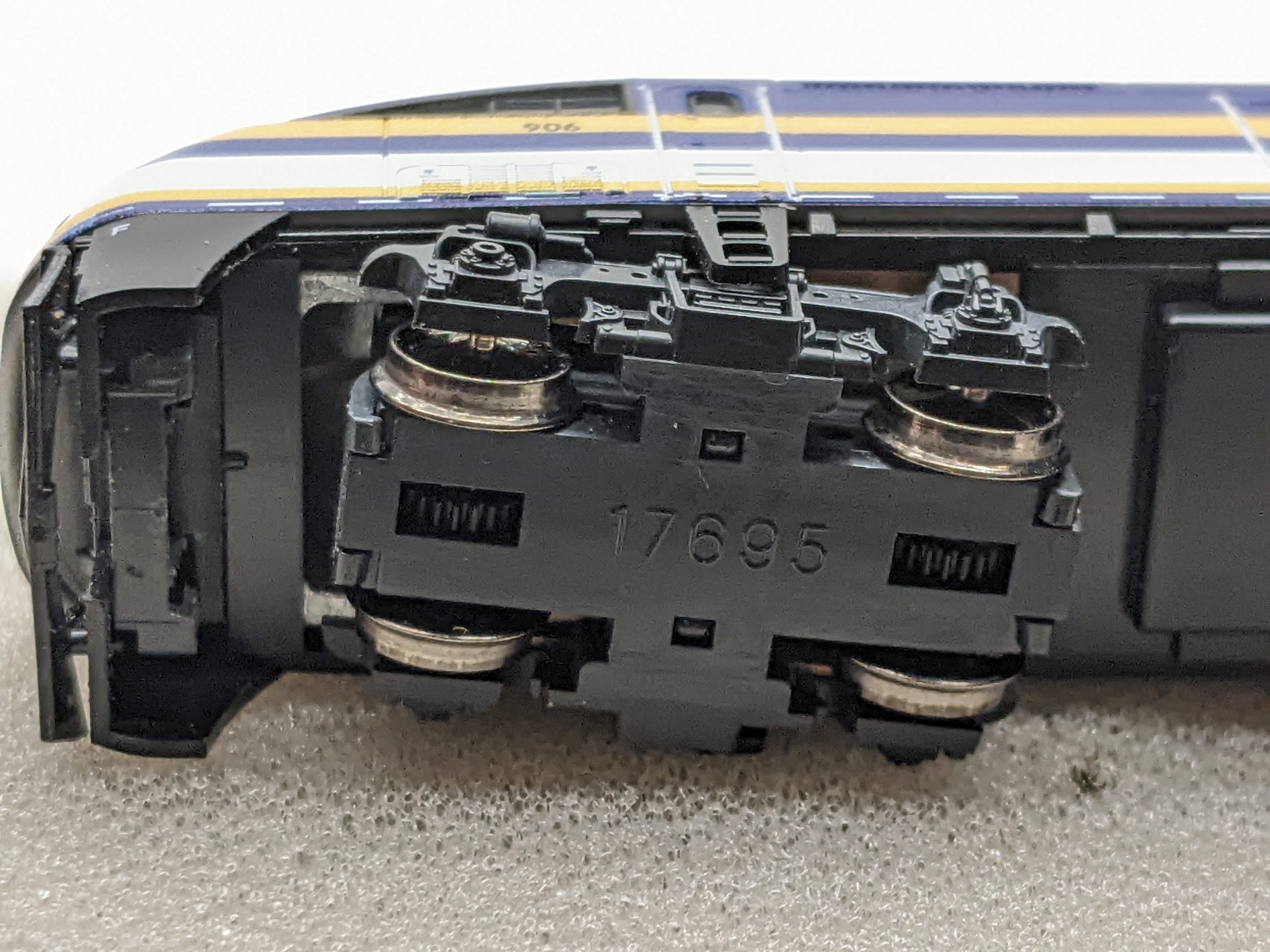 Kato 176-6126-KB3 N MPI MP36PH - West Coast Express / WCE #906