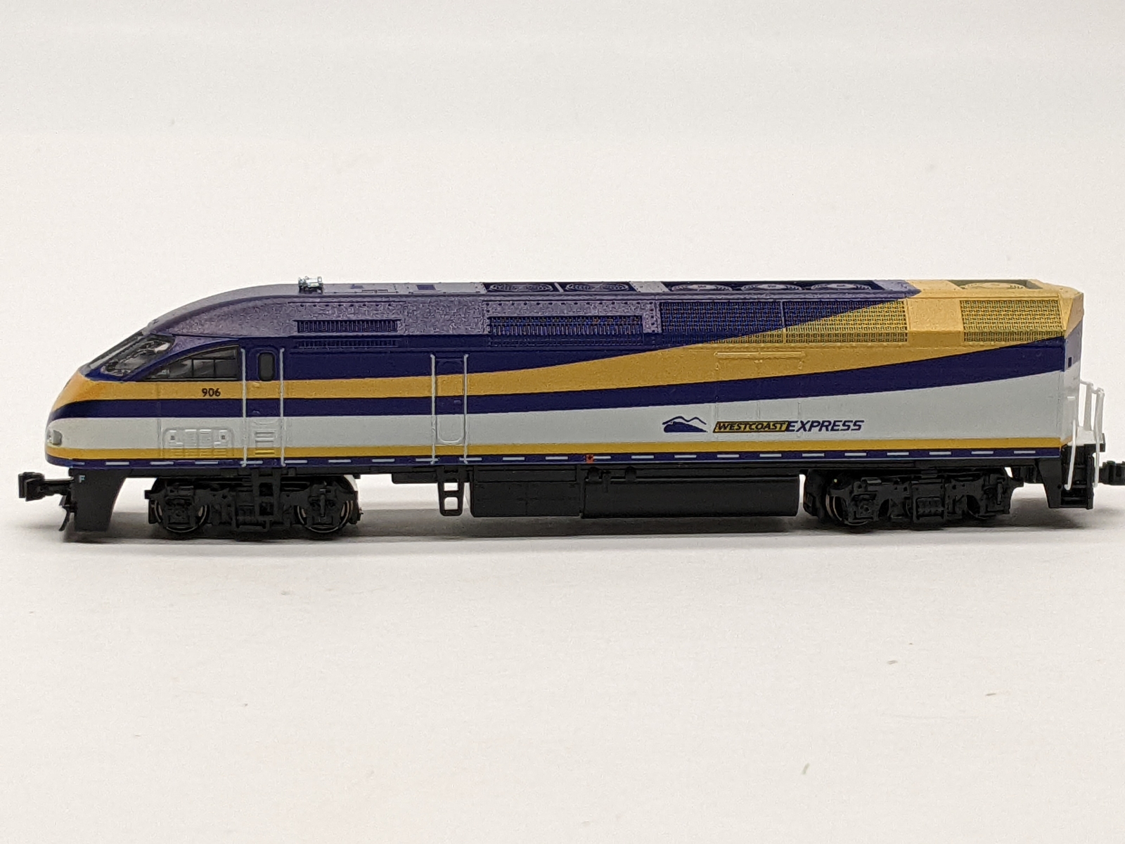 Kato 176-6126-KB3 N MPI MP36PH - West Coast Express / WCE #906