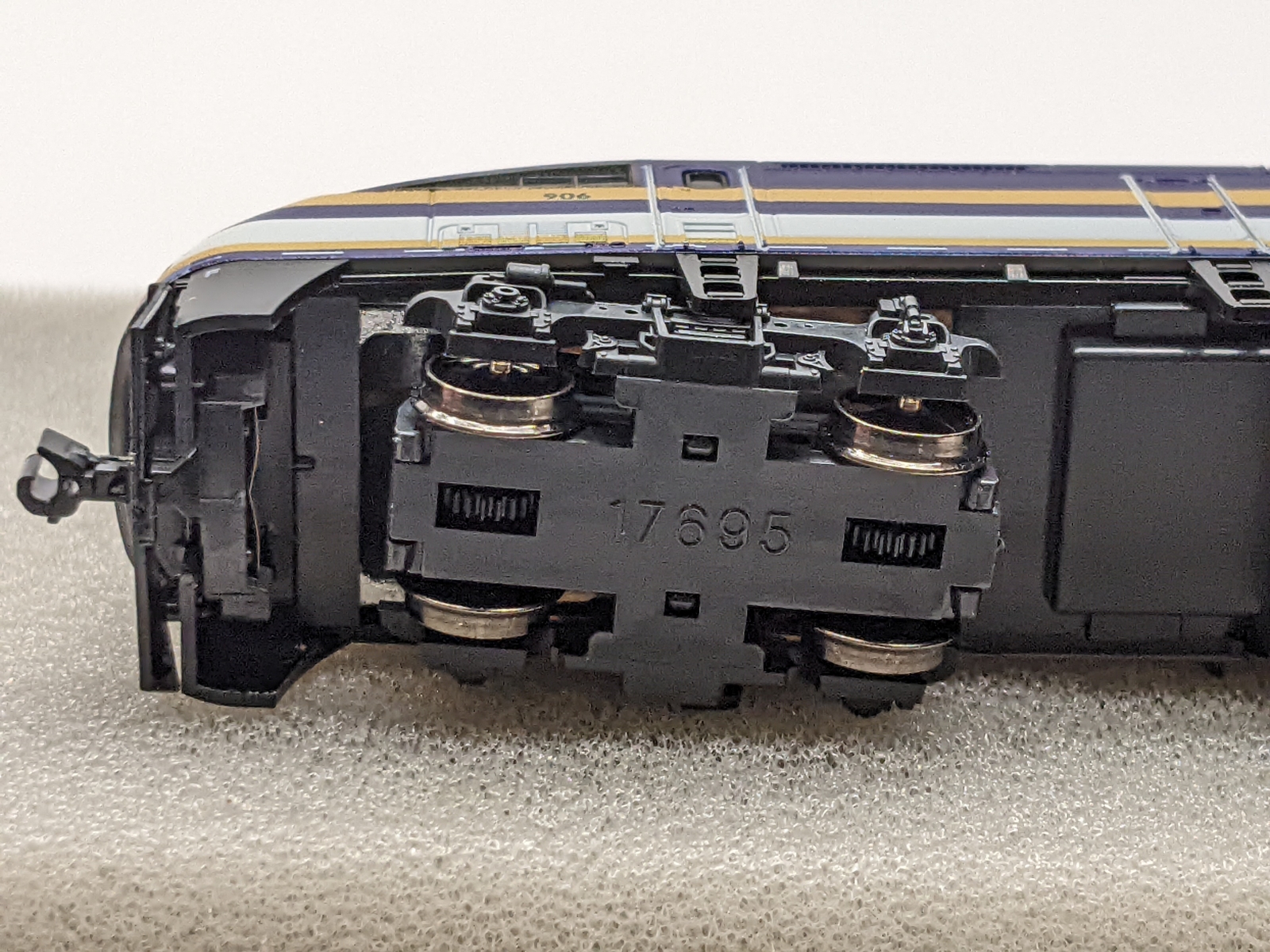 Kato 176-6126-KB3 N MPI MP36PH - West Coast Express / WCE #906