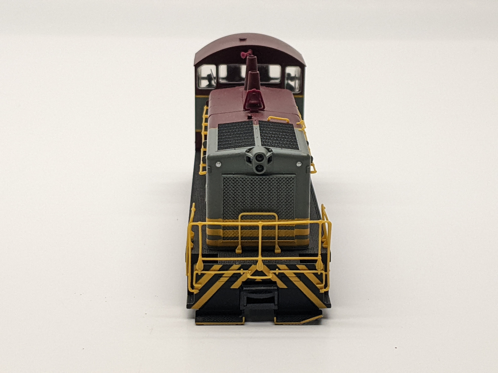 Proto 2000 HO SW9/1200 Shell & Chassis Only - Canadian Pacific