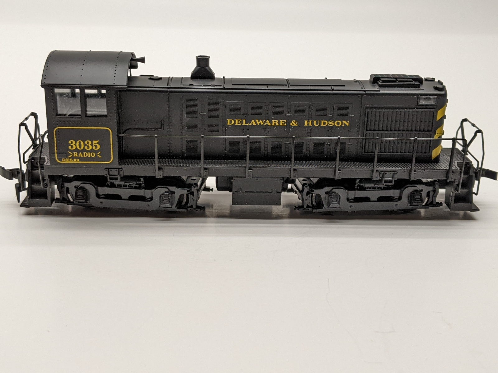 Atlas 8273 HO S4 Switcher Unpowered/Dummy Delaware & Hudson / D&H 3035 For Sale