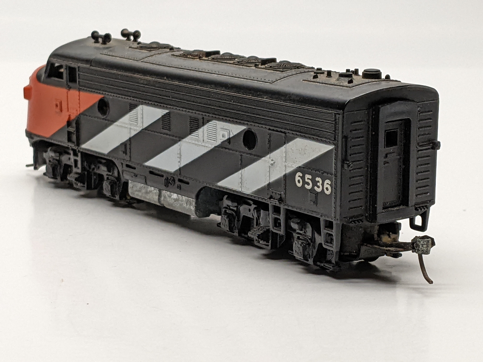 Lot of 2) Vintage HO F-Unit Locomotives - CN & CP - Parts/Project