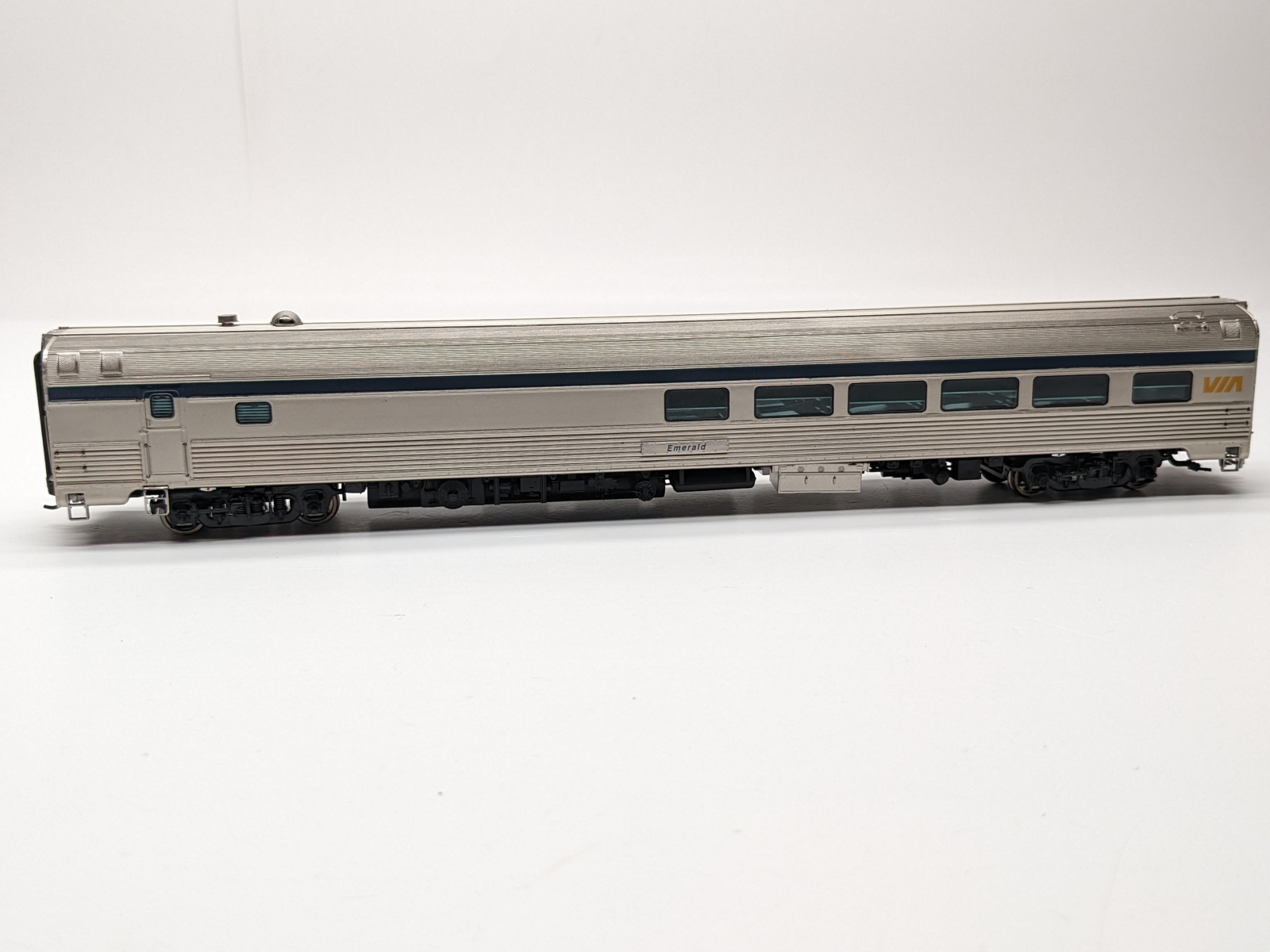 Rapido 117001 HO Budd Dining Car - VIA Rail 